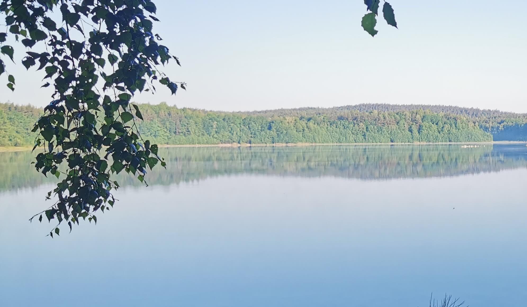 Jezioro w okolicy ośrodka Ambrowil