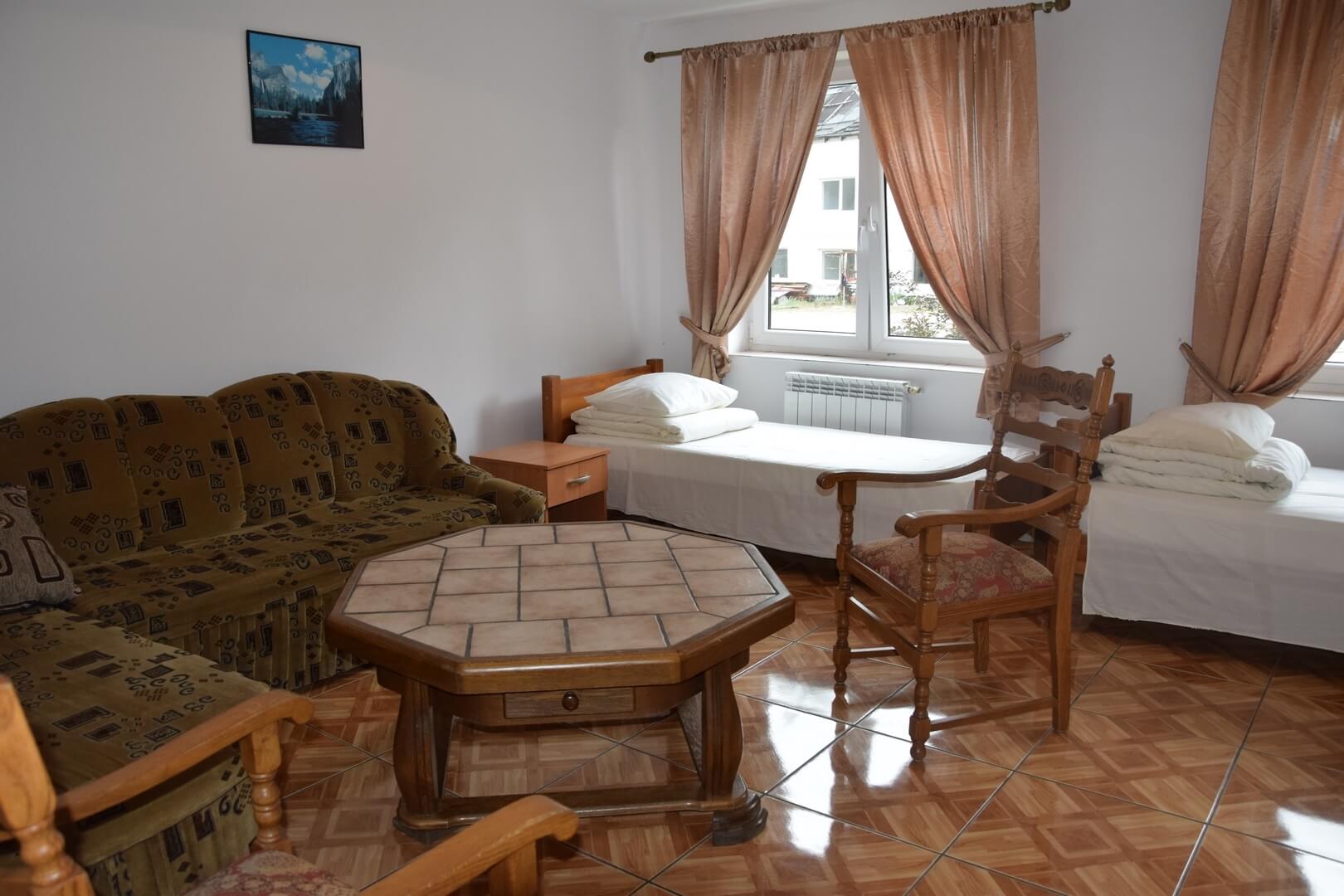 Łazienka w pokoju pensjonatu Ambrowil – prysznic